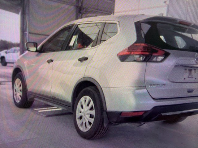 Used 2017 Nissan Rogue S FWD image 9