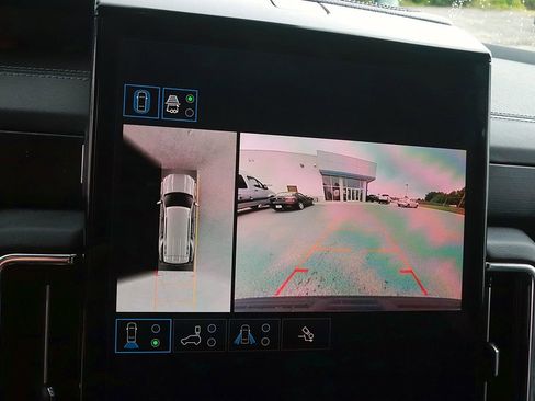 Used 2025 GMC Yukon Denali AWD/4WD image 30