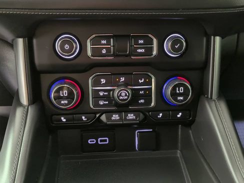 Used 2023 Chevrolet Tahoe Z71 AWD/4WD image 19