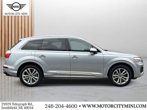 Used 2025 Audi Q7 3.0T Premium Plus AWD/4WD image 2