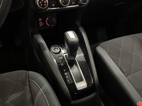 Used 2020 Nissan Kicks S image 18