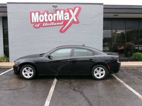 Used 2023 Dodge Charger SXT RWD image 1