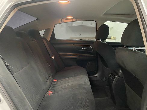 Used 2015 Nissan Altima 2.5 SV w/ Convenience Package image 13