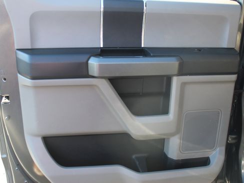 Used 2017 Ford F150 XLT image 21