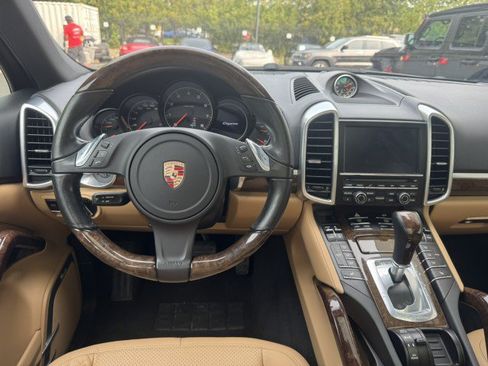 Used 2014 Porsche Cayenne Platinum Edition w/ Walnut Interior Package AWD/4WD image 30