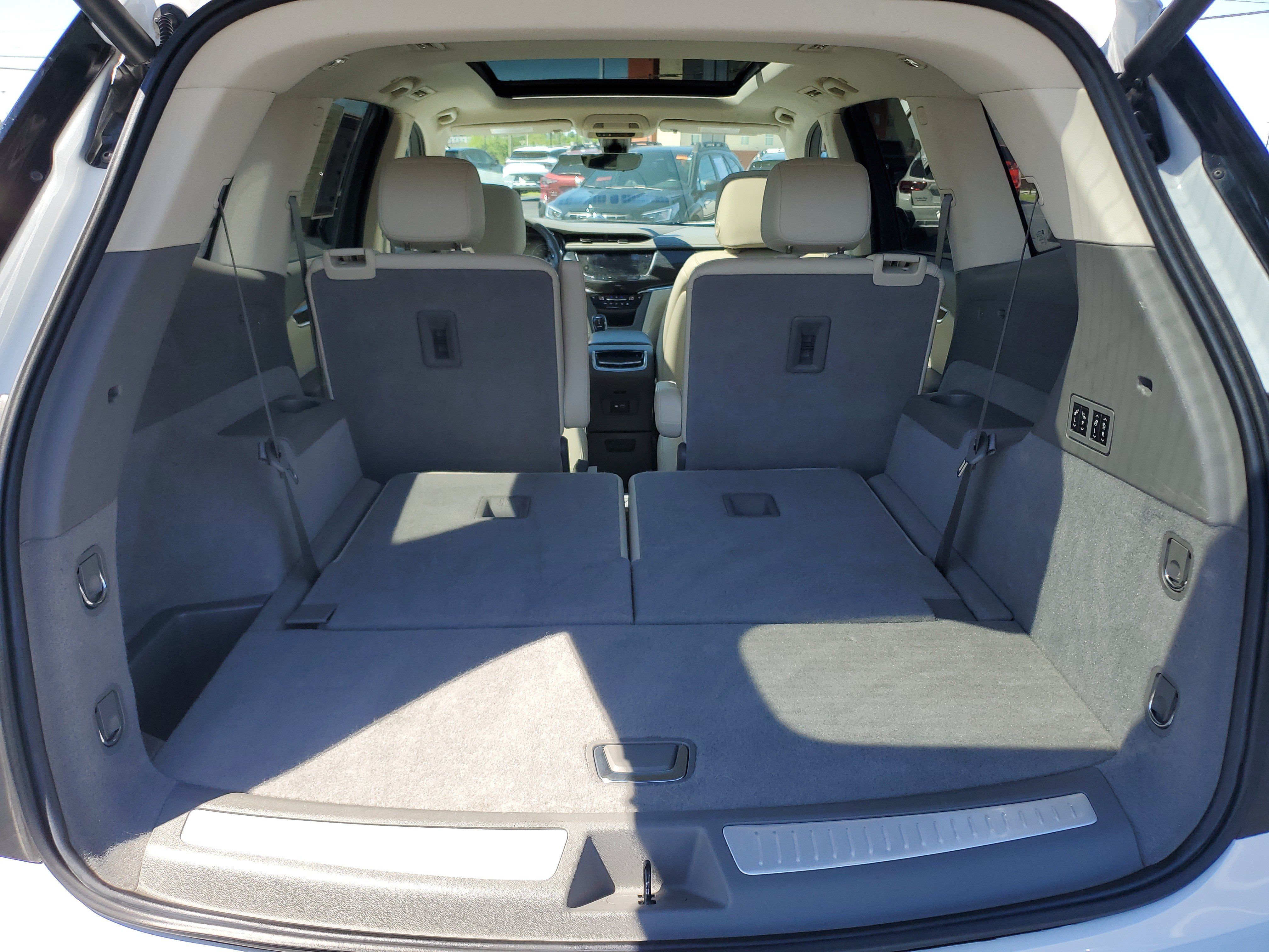 Used 2021 Cadillac XT6 Premium Luxury FWD image 8