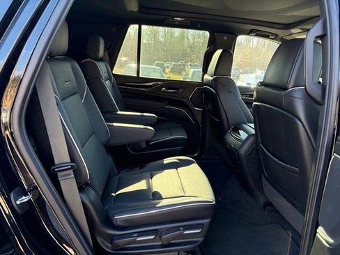 Certified 2024 Cadillac Escalade Sport w/ LPO, ONYX Package image 9