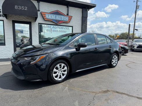 Used 2022 Toyota Corolla LE image 3