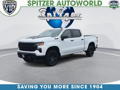 Used 2023 Chevrolet Silverado 1500 Custom Trail Boss w/ LPO, Dark Essentials Package AWD/4WD image 4