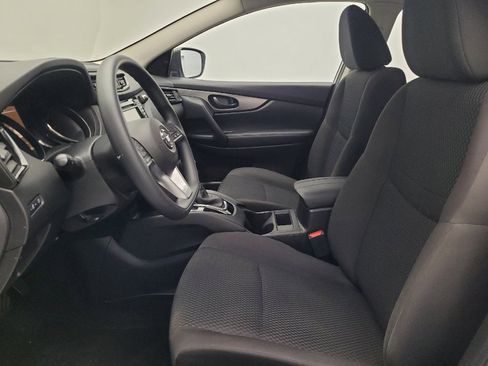 Used 2020 Nissan Rogue Sport S image 17