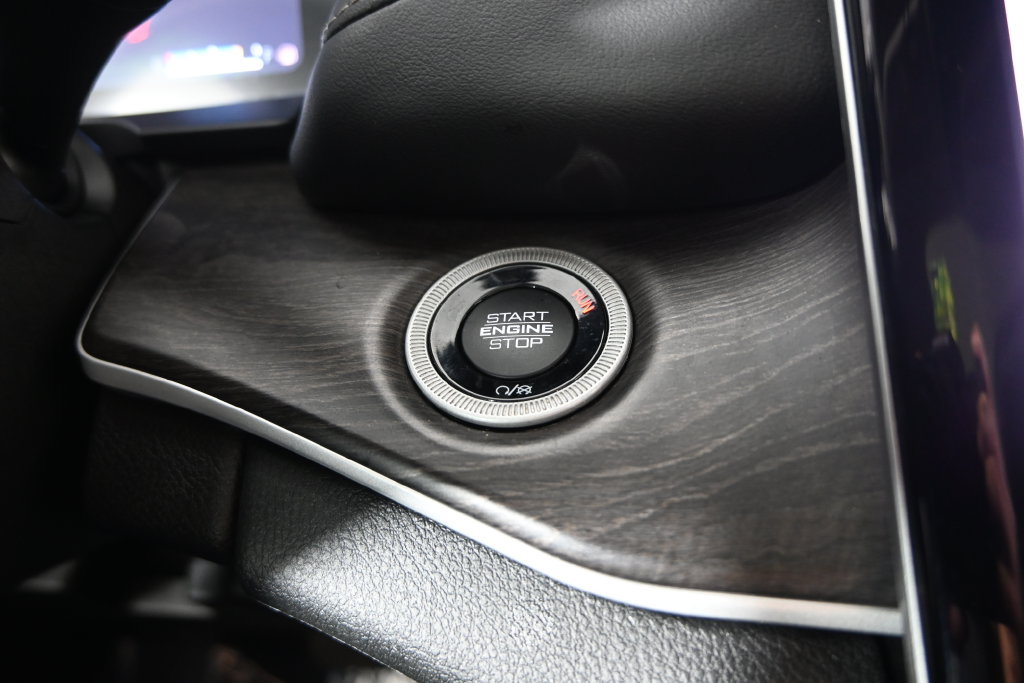 Used 2023 Jeep Grand Cherokee 4WD 4xe image 32