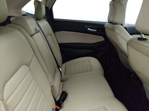Used 2021 Ford Edge SE AWD/4WD image 19