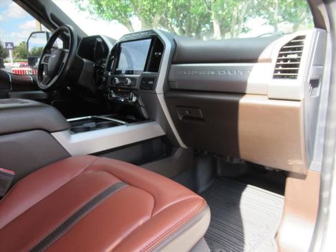 Used 2022 Ford F250 King Ranch w/ King Ranch Ultimate Package AWD/4WD image 12