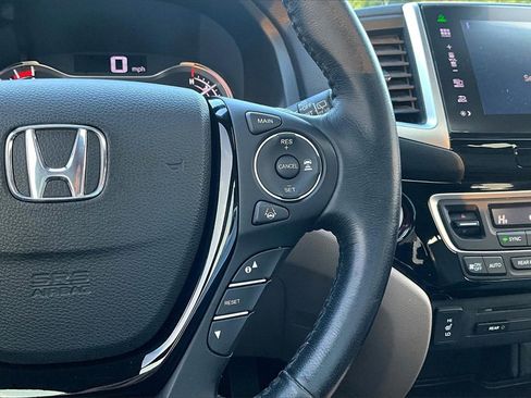 Used 2016 Honda Pilot Touring image 19