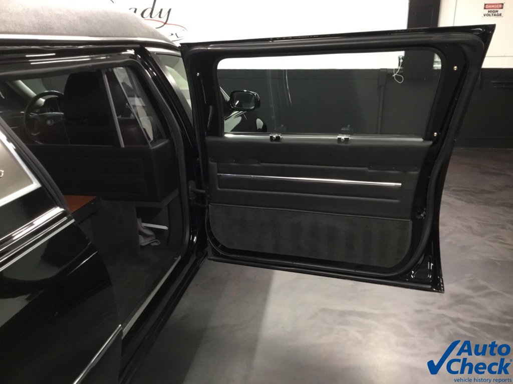 Used 2011 Cadillac DTS Limousine FWD image 31
