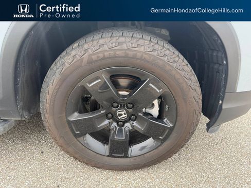 Used 2025 Honda Ridgeline Black Edition image 4