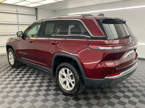 Used 2023 Jeep Grand Cherokee Limited AWD/4WD image 19