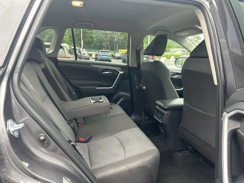 Used 2025 Toyota RAV4 XLE FWD image 20