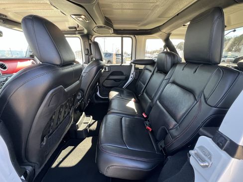 Used 2019 Jeep Wrangler Unlimited Rubicon image 32