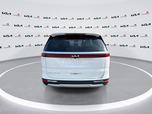 Used 2022 Kia Carnival LX FWD image 7