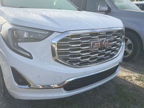 Used 2019 GMC Terrain Denali w/ Advanced Safety Package image 5