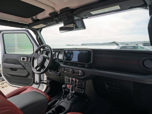 Used 2024 Jeep Wrangler Unlimited Rubicon 392 image 22