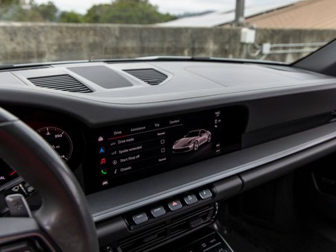 Certified 2022 Porsche 911 Carrera image 36