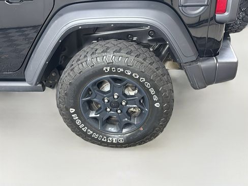 Used 2023 Jeep Wrangler Unlimited w/ Sun & Screen Package AWD/4WD image 11