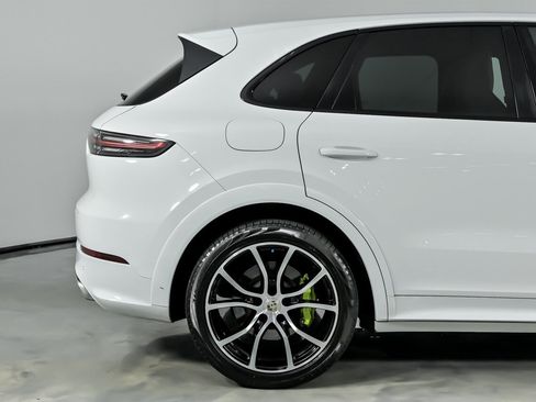 Used 2019 Porsche Cayenne E-Hybrid image 13