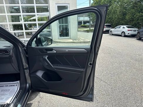 Used 2022 Volkswagen Tiguan SE R-Line AWD/4WD image 23