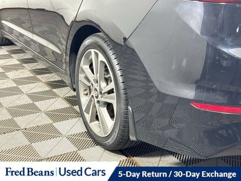 Used 2017 Hyundai Elantra Limited FWD image 40