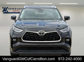 Used 2021 Toyota Highlander Limited FWD video 3