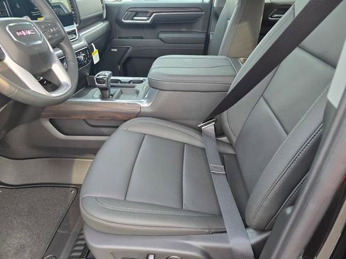 New 2026 GMC Sierra 1500 SLT image 17