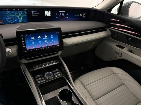 New 2026 Lincoln Nautilus Reserve image 26