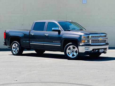 Used 2014 Chevrolet Silverado 1500 LTZ w/ LTZ Plus Package AWD/4WD image 2
