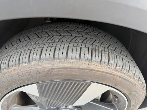 Used 2025 Nissan Kicks SR FWD image 8