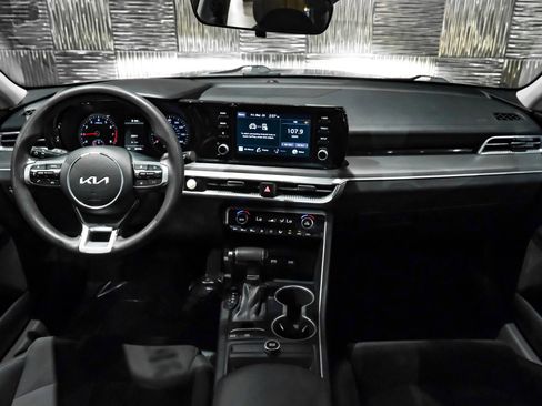Used 2022 Kia K5 LXS FWD image 15