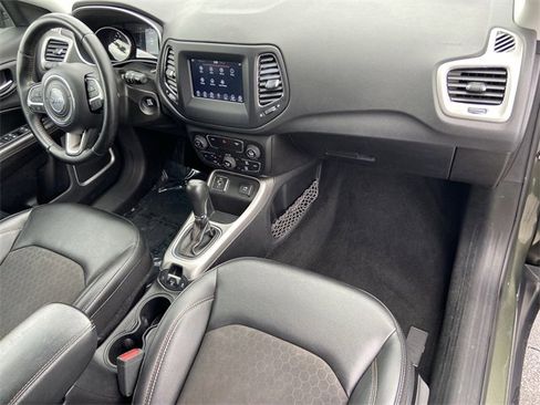 Used 2019 Jeep Compass Latitude image 9