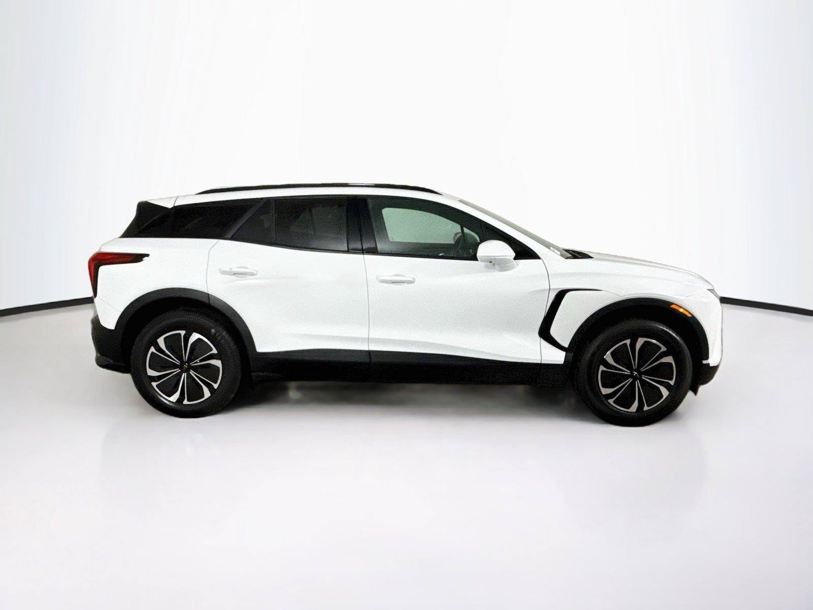 Used 2026 Chevrolet Blazer EV LT FWD image 7