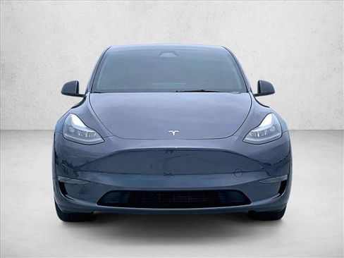 Used 2025 Tesla Model Y Long Range RWD image 3