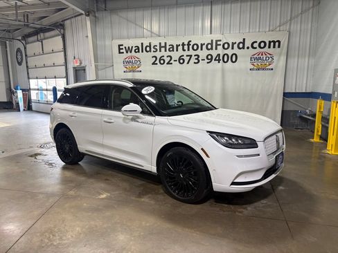 Used 2022 Lincoln Corsair Reserve w/ Equipment Group 201A AWD/4WD image 2