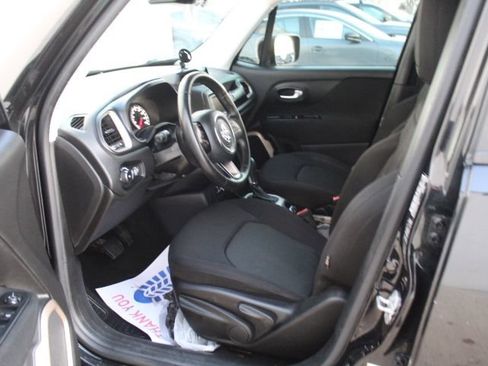 Used 2017 Jeep Renegade Latitude image 28