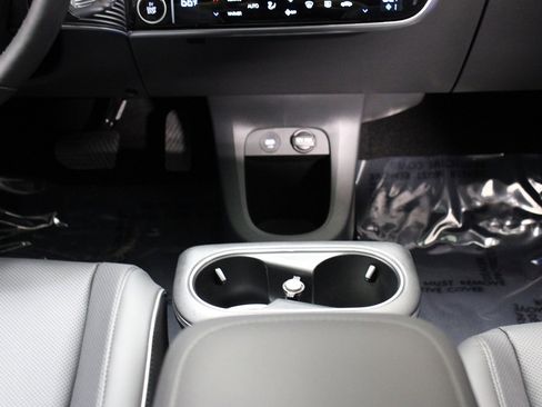 Used 2023 Hyundai Ioniq 5 SEL image 33