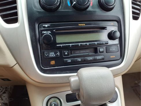 Used 2005 Toyota Highlander 2WD V6 image 19