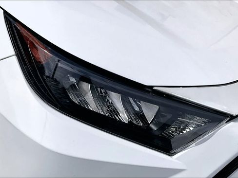 Used 2021 Toyota RAV4 LE FWD image 28