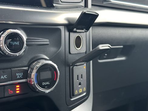 Used 2021 Ford F150 Lariat w/ Equipment Group 502A High image 22