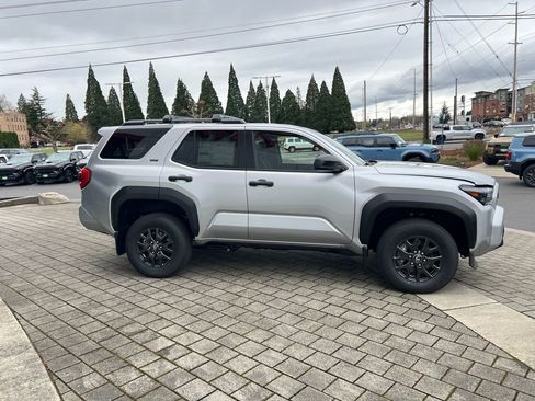 New 2026 Toyota 4Runner SR5 image 6