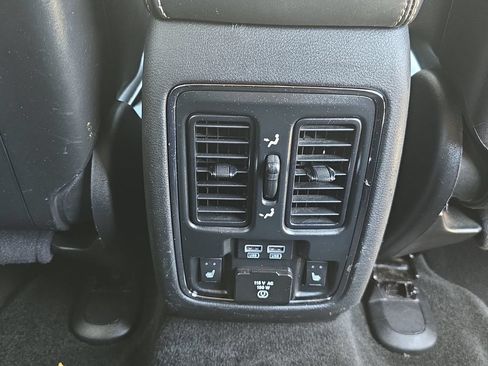 Used 2015 Jeep Grand Cherokee Overland AWD/4WD image 16