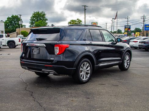 Used 2020 Ford Explorer XLT w/ Equipment Group 202A AWD/4WD image 7
