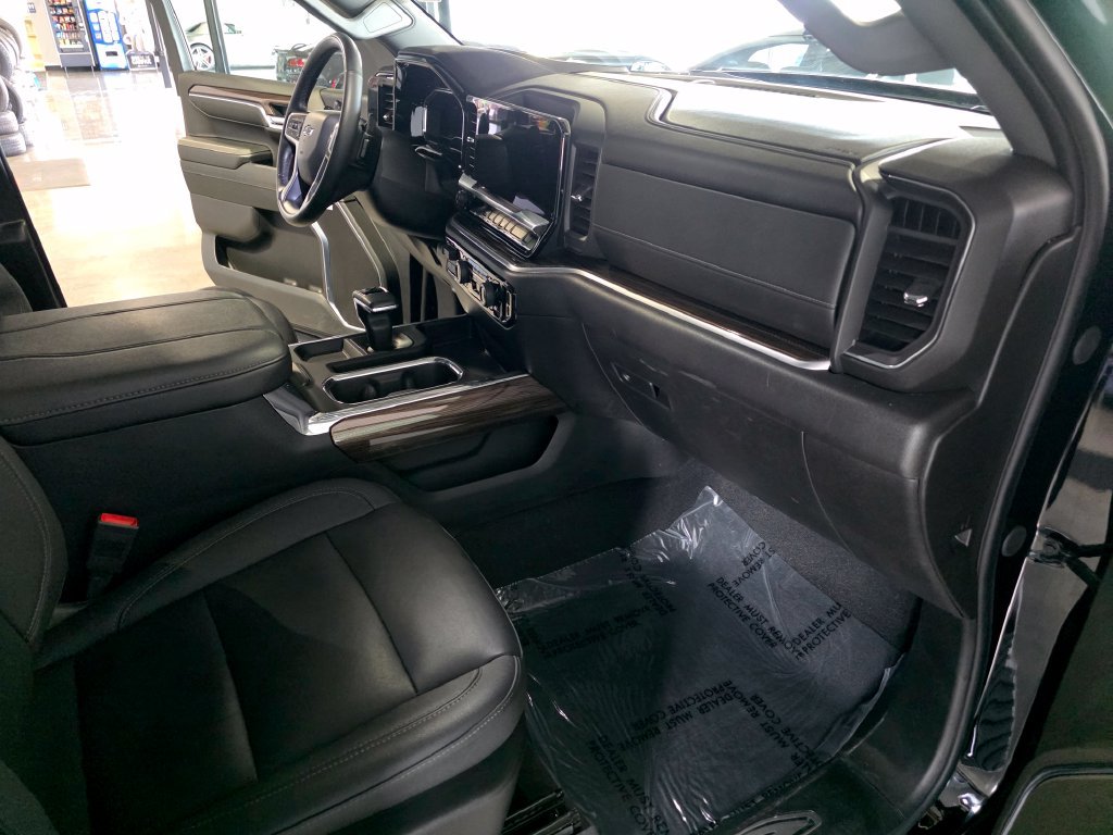 Used 2024 Chevrolet Silverado 1500 RST w/ Redline Edition AWD/4WD image 19